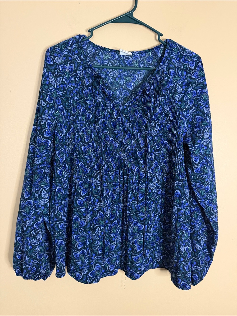 croft & barrow Blue Paisley Smocked V-Neck Tunic Blouse